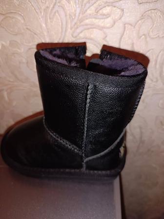 Продам угги на мальчика