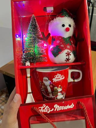 Готовые новогодние подарочные наборы