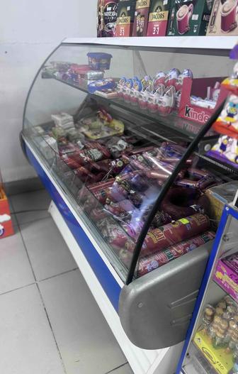 Продам холодильник под колбасные изделия