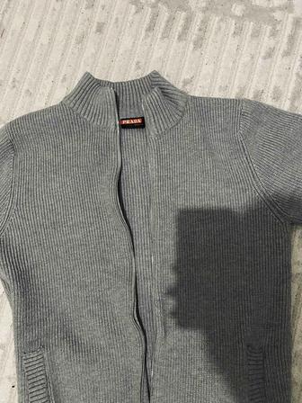 продам кардиган от бренда прада