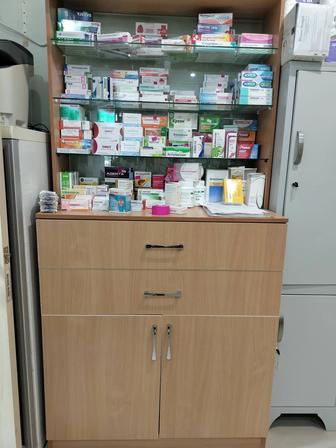 Продается полка витрины