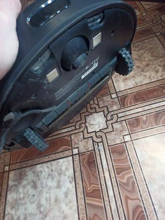 Продам робот пылесос