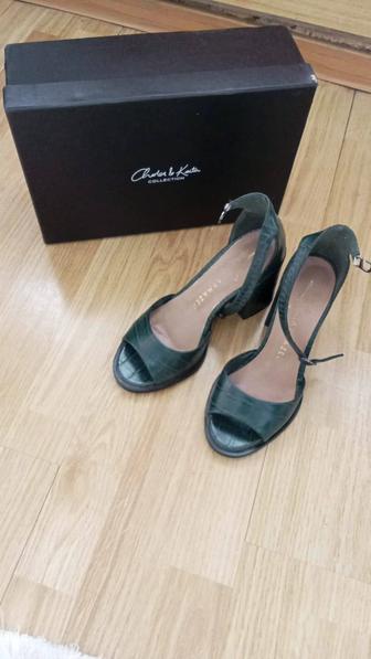 Продам женские туфли