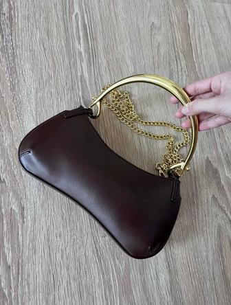 Стильная кожаная сумка
