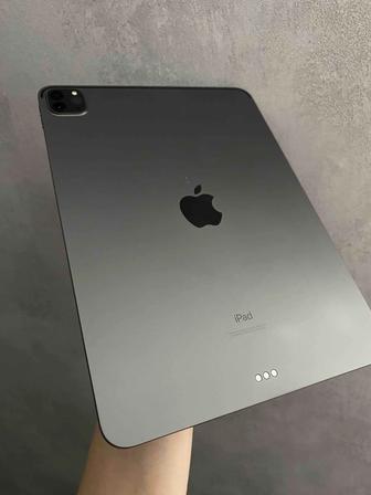 Продам планшет iPad Pro 11