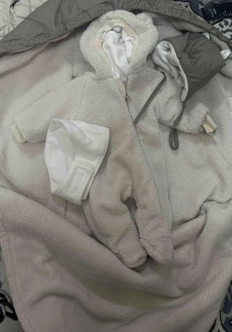 Продам комбинезон и конверт на зиму