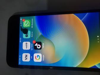 Продам айфон 8