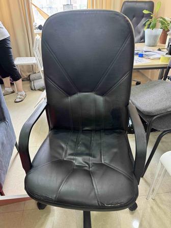 Продам офисное кресло