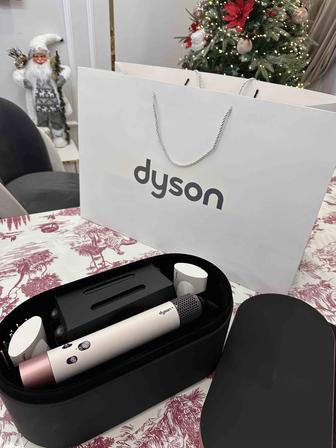 Dyson стайлер