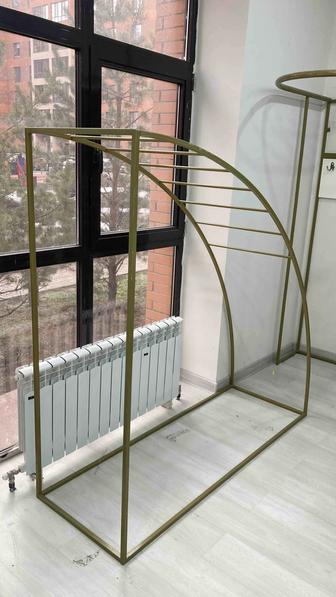 Торговое оборудование для магазина. Вешалка для одежды. Рейл