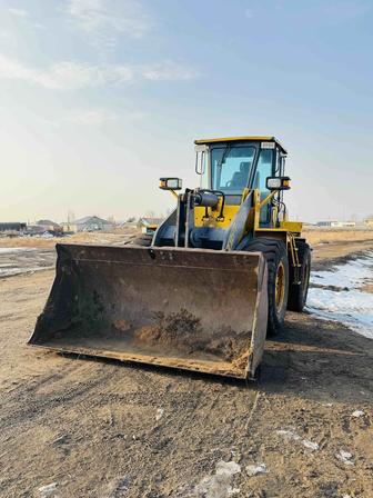 Фронтальный погрузчик