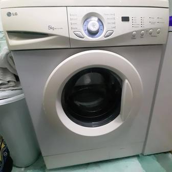 Стиральная машина LG , в рабочем состоянии