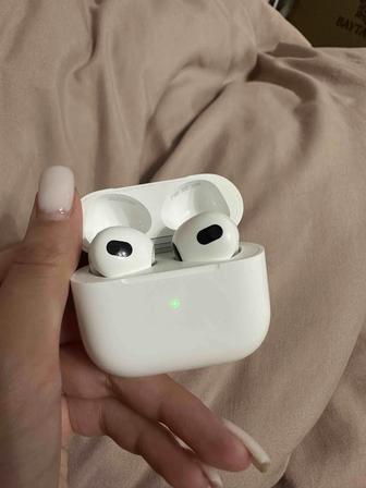Продаю airpods 3
