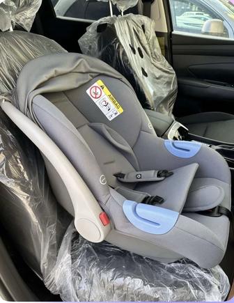 Продам автокресло Anex