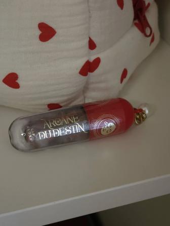 Новый блеск для губ vivienne sabo arcane du destin 01 блеск