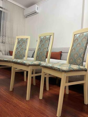 Продам стулья в классическом стиле