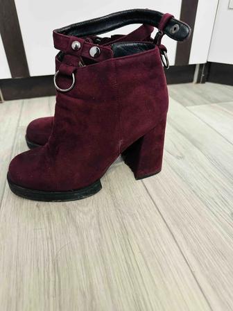 Продам весенние осенние сапоги