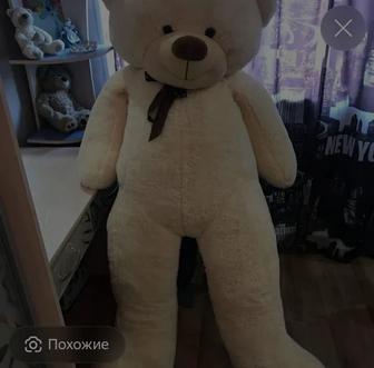 Плюшевый большой медведь