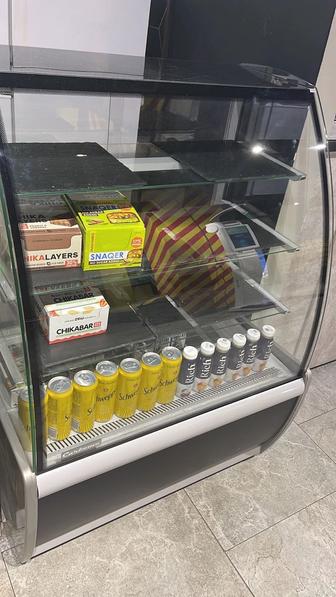 Продается холодильная витрина