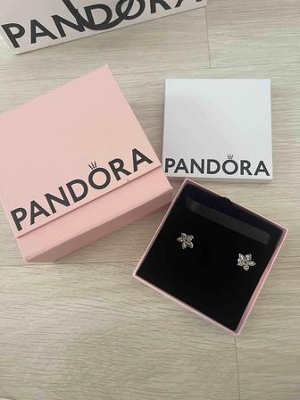 Срочно продам серьги Pandora