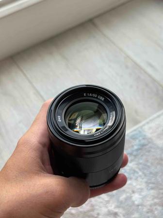 Объектив Sony E 50mm f/1.8 OSS
