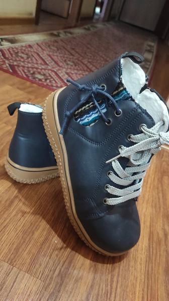 Срочно продам новые женские ботинки демисезонные!