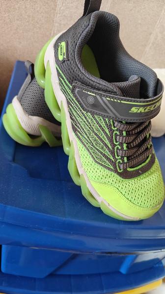 Срочно продам кроссовки Sketchers!!! Оригинал! 34 размер