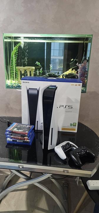 Игровая приставка Sony Playstation 5, 1Tb, 2 джойстика, 5 игр