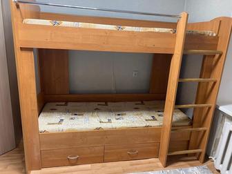 Продам двухэтажную кровать