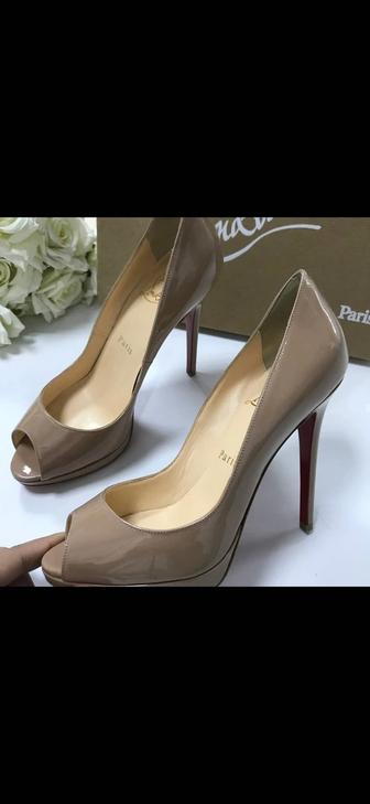 Туфли Christian Louboutin