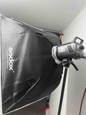 Продам комплект студийный свет Godox MS300 софтбокс