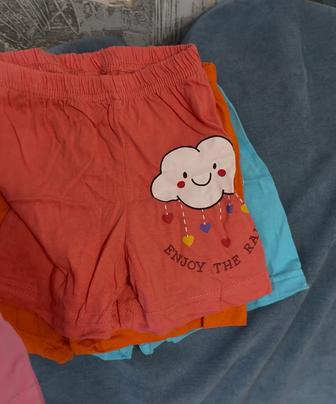 Детские летние шорты и футболки. По 5 штук.