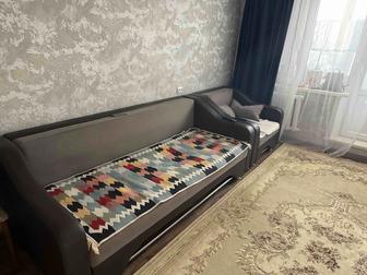 Диван с креслом б/у