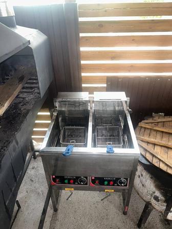 Фритюрница продается