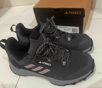 Продам кроссовки Adidas Terrex (оригинал)