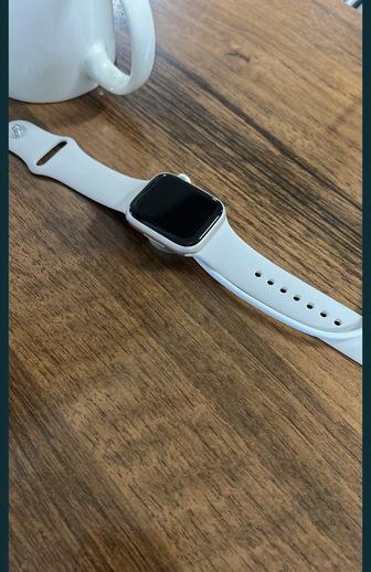 Продам Apple Watch SE