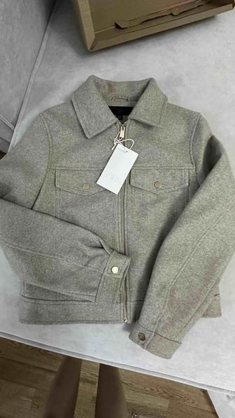 Продам женскую курточку