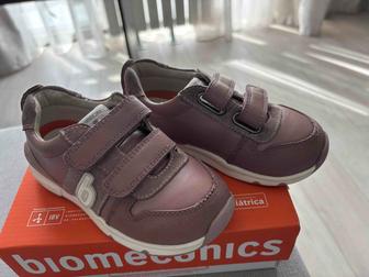 Кроссовки Biomecanics на девочку, 25 р-р, кожа