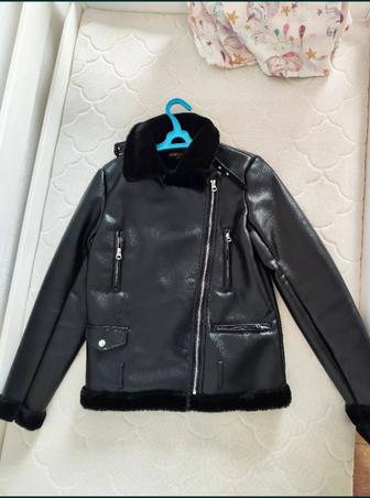 Продам дубленку женскую, экокожа, размер М