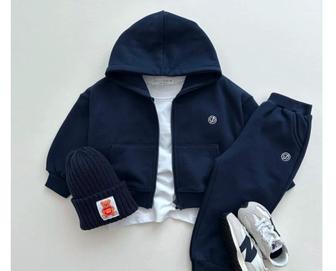 Продам детский спортивный костюм