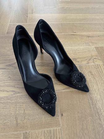 Продам Женские туфли 38р