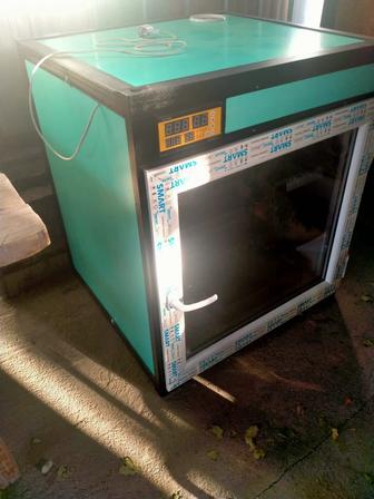Продаю инкубатор на 400 куриных яиц.