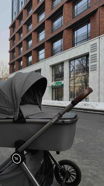 Коляска Tomix Adele 2 в 1