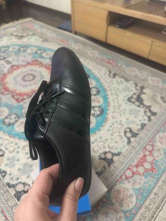 Кроссовки Adidas Женские и Сланцы Kari