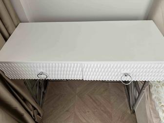 Продам Консоль