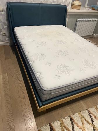 Б/у полуторка кровать (140х200) с матрасом, самовывоз