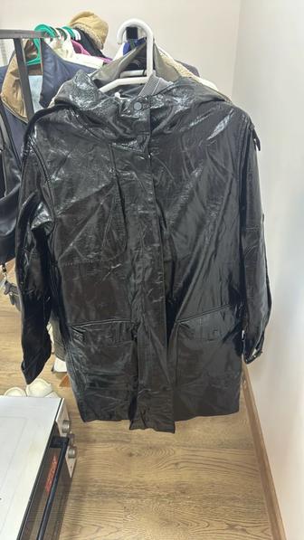 Кожаный плащ Zara
