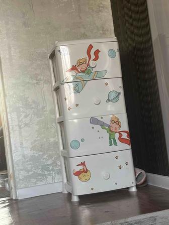 Детская кровать с комодом