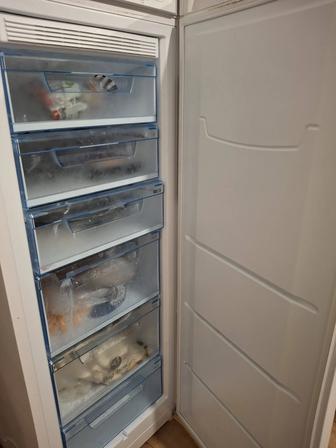 Продам морозильную камеру