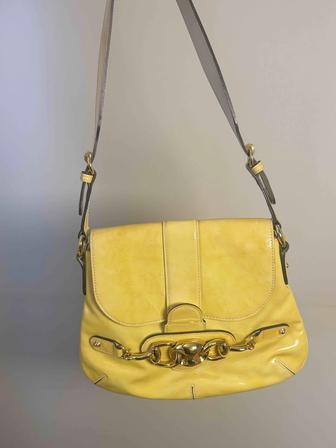 Gucci Yellow Patent Leather Wave Flap Bag